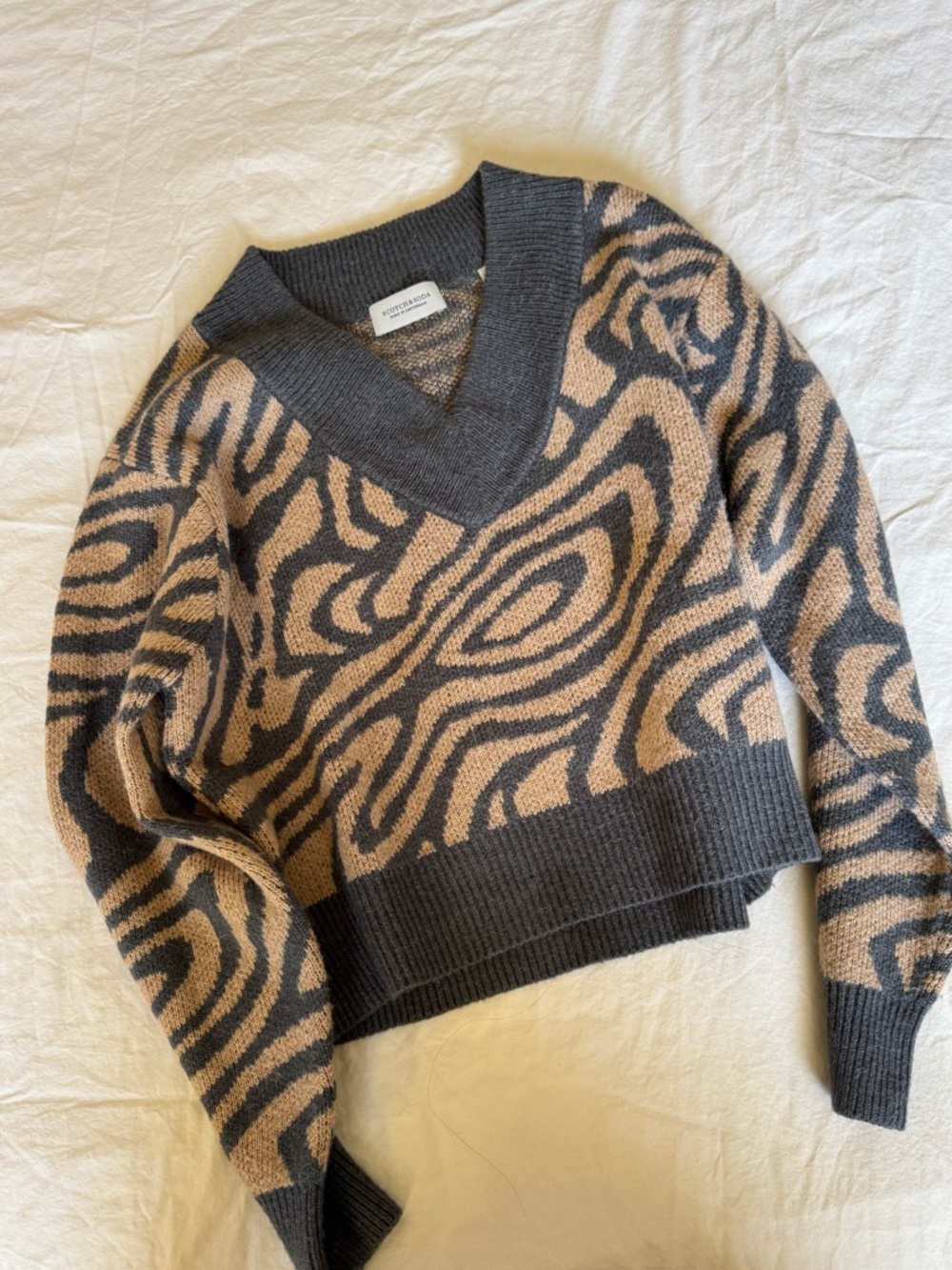 Scotch & Soda Alpaca Blend V-Neck Zebra Patterned Pullover Sweater